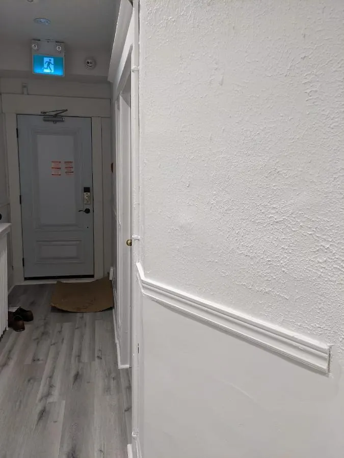Toronto Furnished Living Rooms 0*,  קנדה
