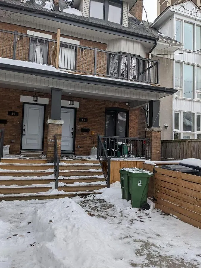 בית הארחה Toronto Furnished Living Rooms
