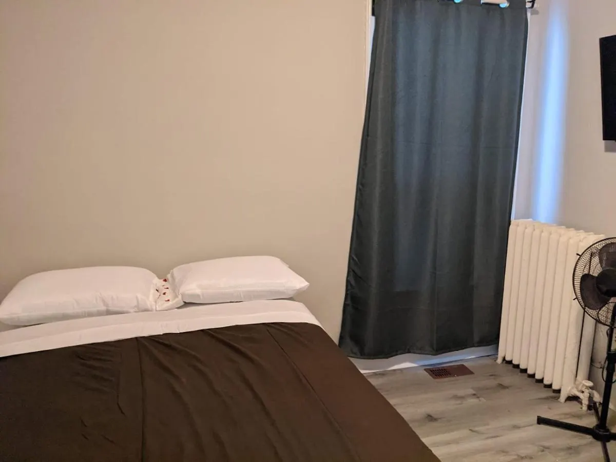 Toronto Furnished Living Rooms 0*,  캐나다