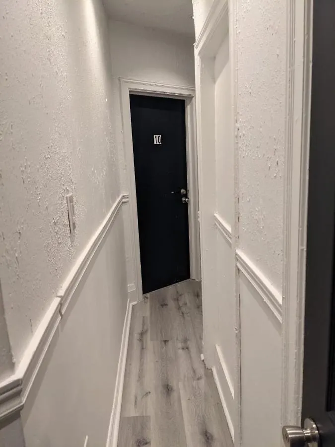 Toronto Furnished Living Rooms 0*,