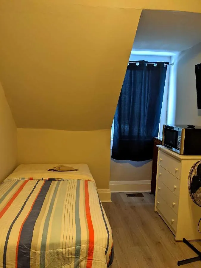 게스트하우스 Toronto Furnished Living Rooms